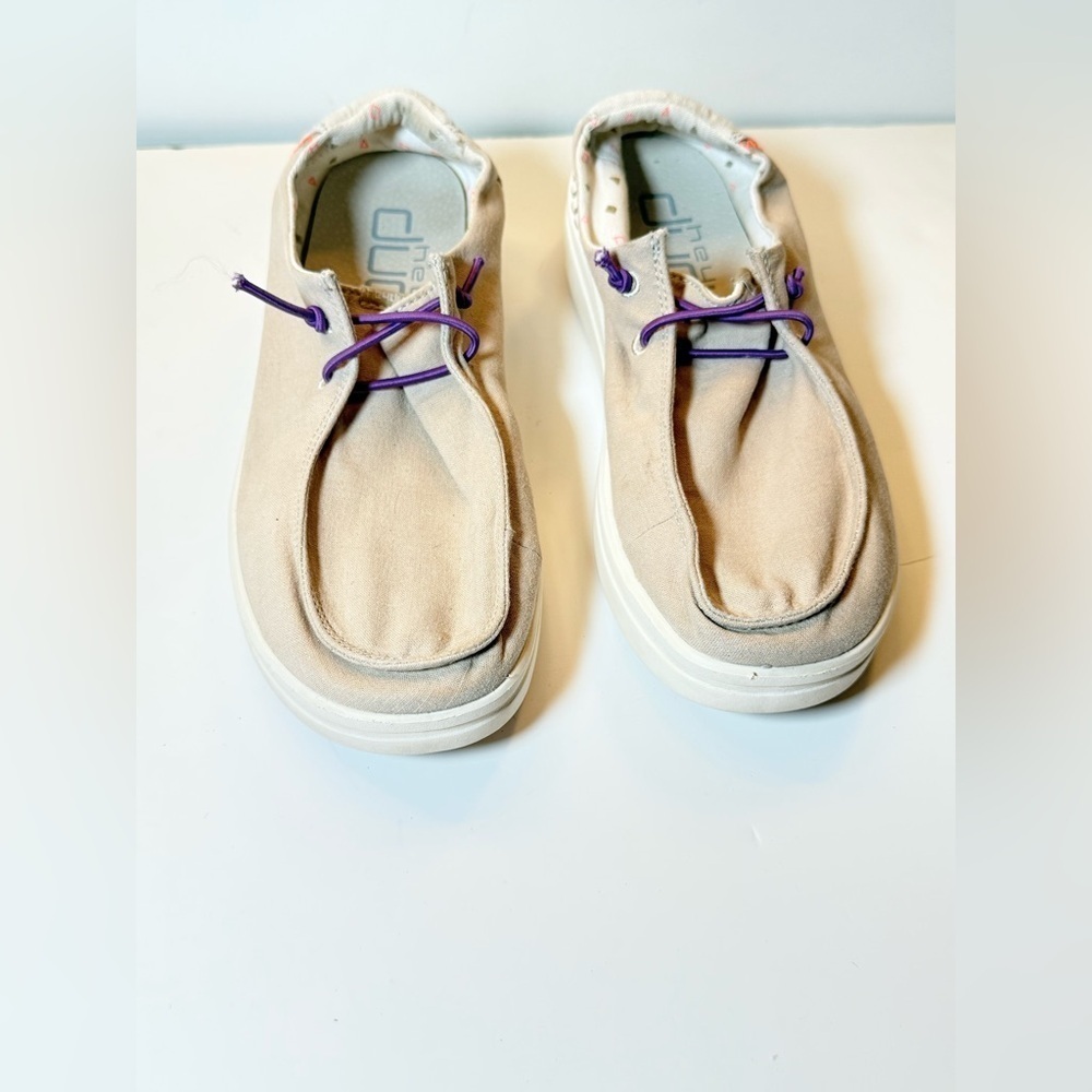 Hey Dude Women's Shoes in Tan with Purple Accents Size 8